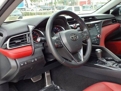 Used 2020 Toyota Camry XSE image 16