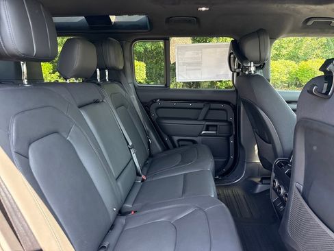 New 2025 Land Rover Defender 110 V8 image 18
