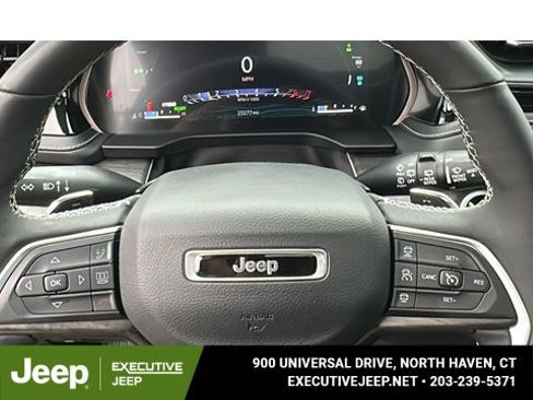 Used 2023 Jeep Grand Cherokee 4WD 4xe w/ Luxury Tech Group II image 14