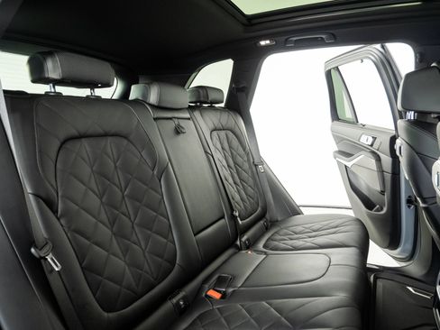 Used 2025 BMW X5 M60i AWD/4WD image 21