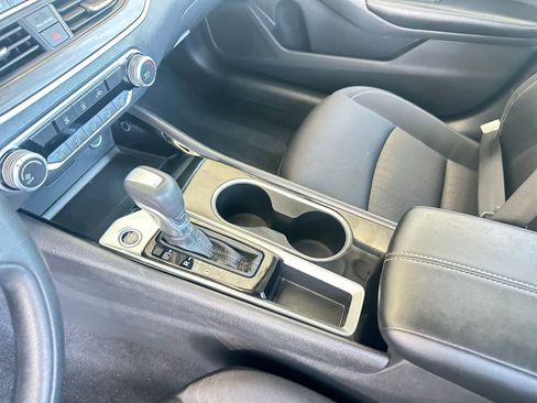 Used 2024 Nissan Altima 2.5 SV image 41