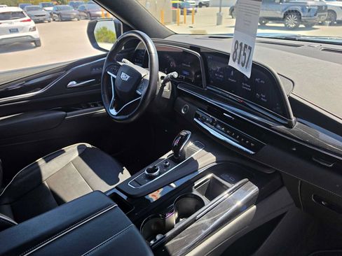 Used 2024 Cadillac Escalade Sport AWD/4WD image 11