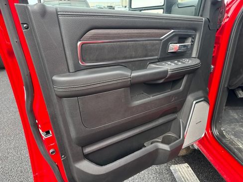 New 2026 RAM 2500 Laramie AWD/4WD image 17