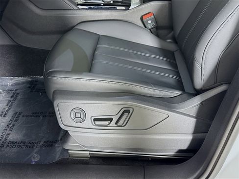 Certified 2025 Audi Q5 Premium Plus w/ Premium Plus image 19