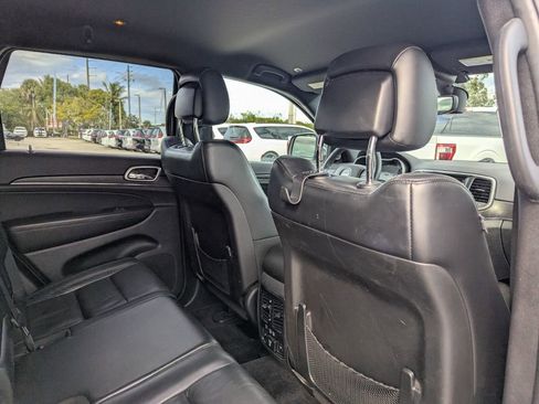 Used 2018 Jeep Grand Cherokee Limited image 12