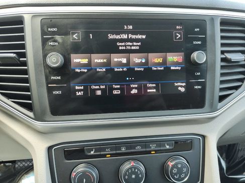 Used 2018 Volkswagen Atlas SE image 47