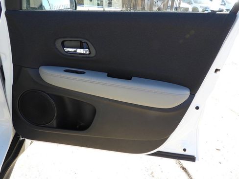 Used 2020 Honda HR-V LX image 34