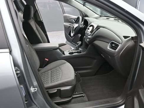 Used 2024 Chevrolet Equinox LT FWD image 17