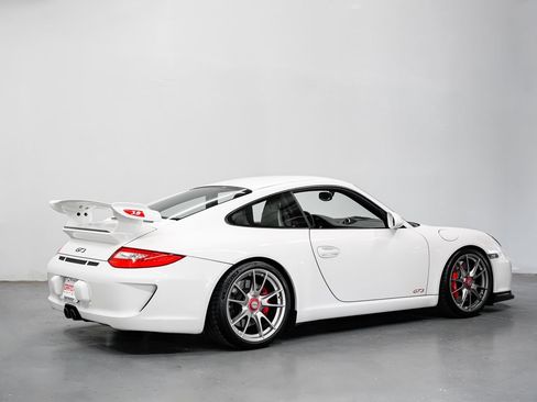 Used 2010 Porsche 911 GT3 RWD image 3