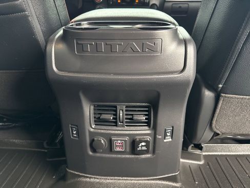 Used 2021 Nissan Titan PRO-4X w/ Pro-4x Convenience Package image 21