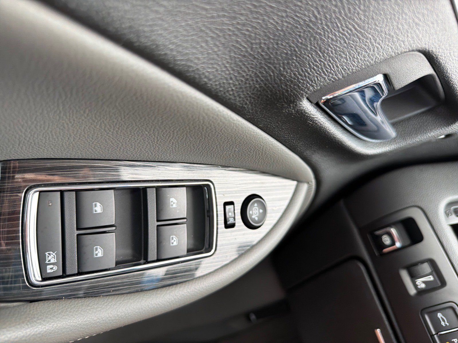 Used 2018 Chevrolet Impala Premier w/ Premier Confidence Package FWD image 18