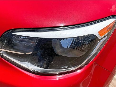 Used 2016 Kia Soul + FWD image 26