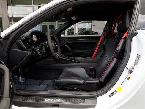 Used 2023 Porsche 911 GT3 RWD image 40