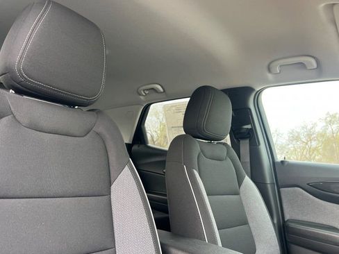 New 2026 Chevrolet TrailBlazer LT w/ LT Cold Weather Package FWD image 14