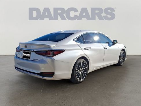 Used 2025 Lexus ES 300h w/ Premium Package image 6