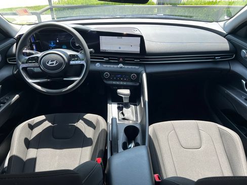 Used 2024 Hyundai Elantra SEL FWD image 22