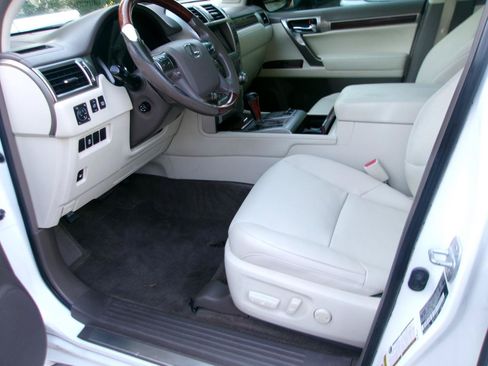 Used 2012 Lexus GX 460 w/ Comfort Plus Pkg AWD/4WD image 12