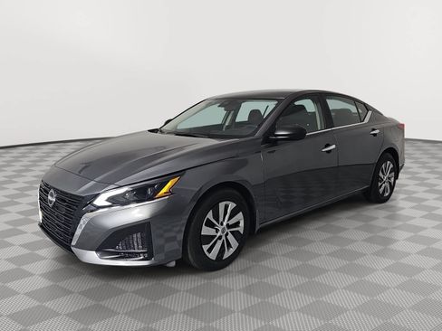 Certified 2024 Nissan Altima 2.5 S FWD image 4