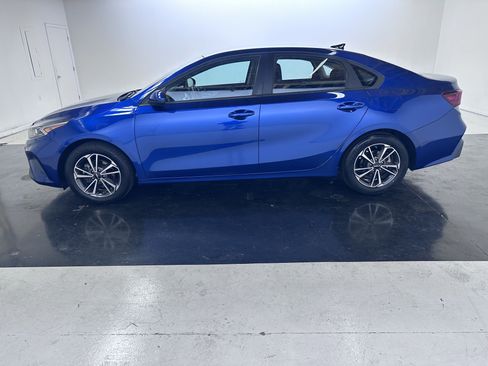 Used 2022 Kia Forte LXS FWD image 13