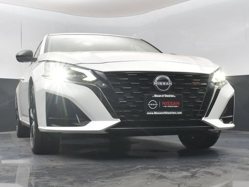 New 2025 Nissan Altima 2.5 SR image 37