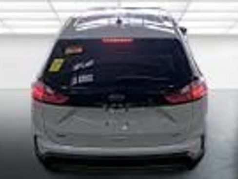 Used 2023 Ford Edge SEL w/ Convenience Package image 3