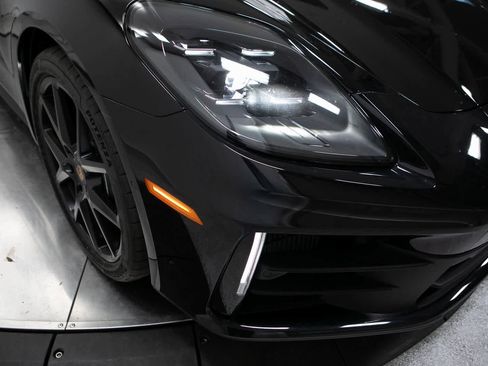 New 2025 Porsche Panamera 4 image 12