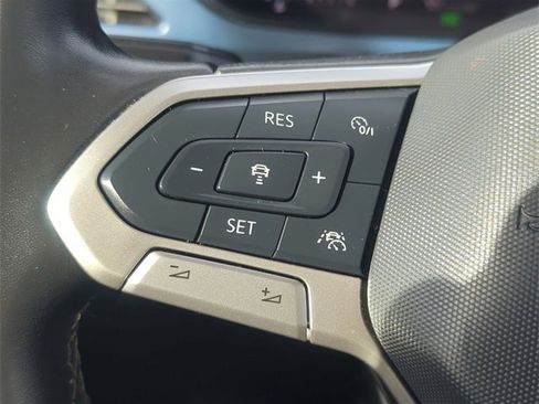 Used 2024 Volkswagen Taos SE image 15