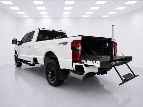 Used 2023 Ford F250 Lariat w/ Lariat Ultimate Package AWD/4WD image 13