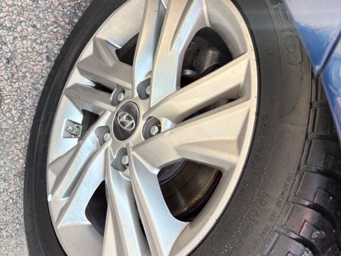 Used 2020 Hyundai Elantra SEL FWD image 42