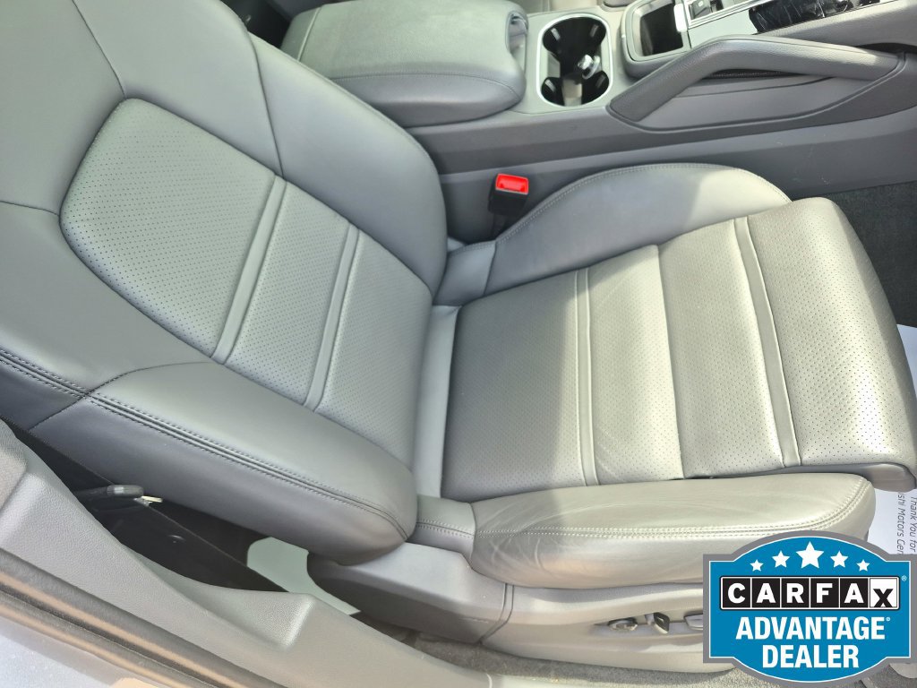 Used 2022 Porsche Cayenne Platinum Edition AWD/4WD image 28