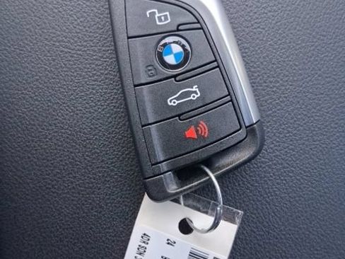 Used 2024 BMW 330i Sedan w/ Convenience Package RWD image 19