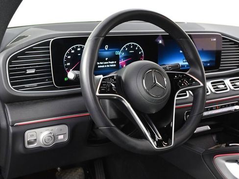 Used 2025 Mercedes-Benz GLE 350 4MATIC image 11