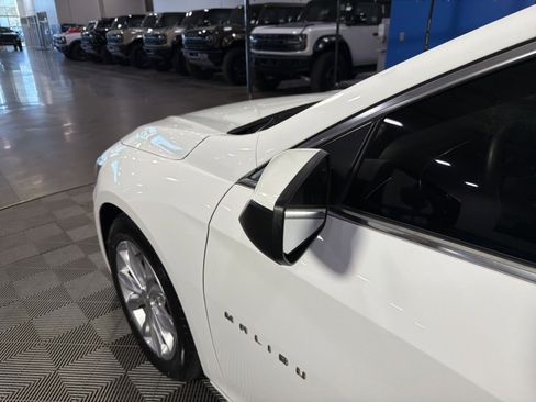 Used 2020 Chevrolet Malibu LT image 15