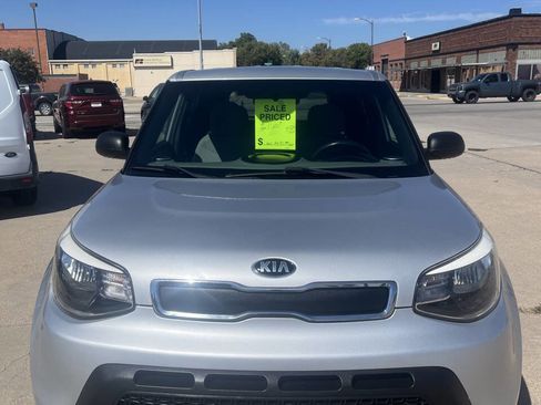 Used 2015 Kia Soul image 3