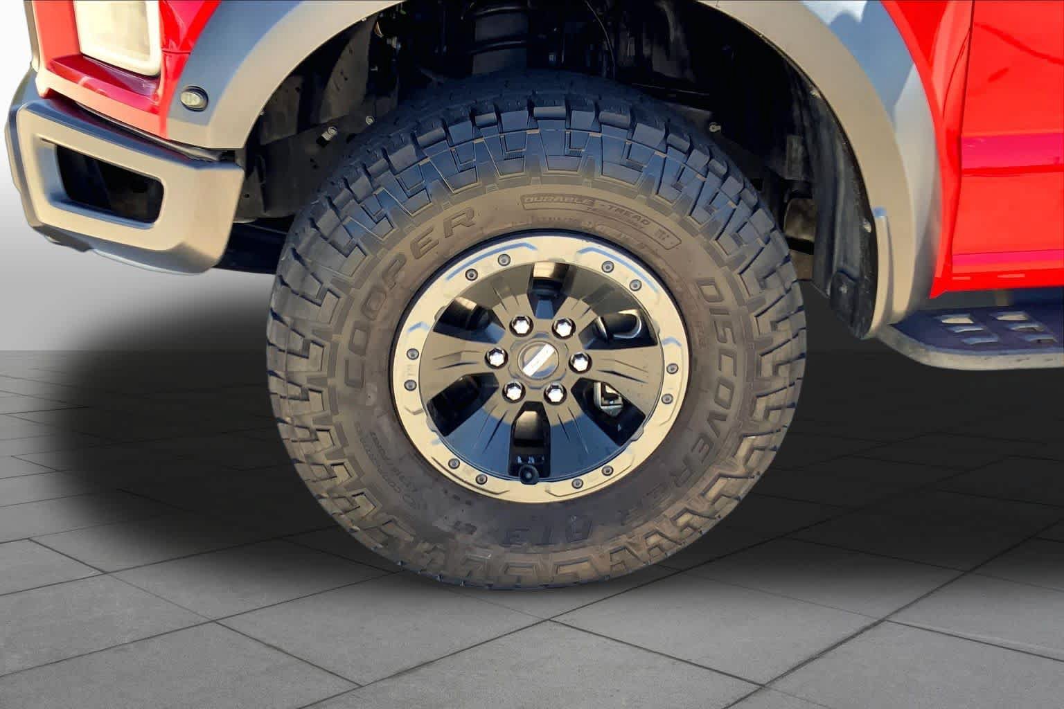 Used 2018 Ford F150 Raptor w/ Equipment Group 802A Luxury AWD/4WD image 12