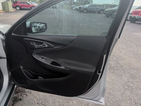 Used 2022 Chevrolet Malibu LT image 8