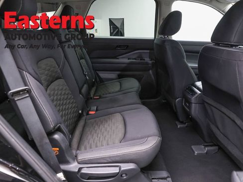 Used 2024 Nissan Pathfinder SV w/ Lighting Package (N92) AWD/4WD image 24