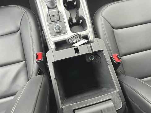 Used 2023 Ford Explorer XLT w/ Equipment Group 202A image 33