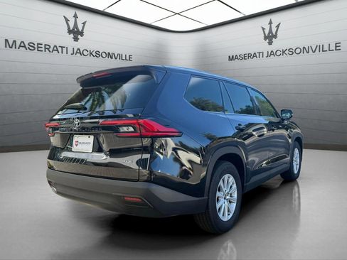 Used 2024 Toyota Grand Highlander XLE image 11