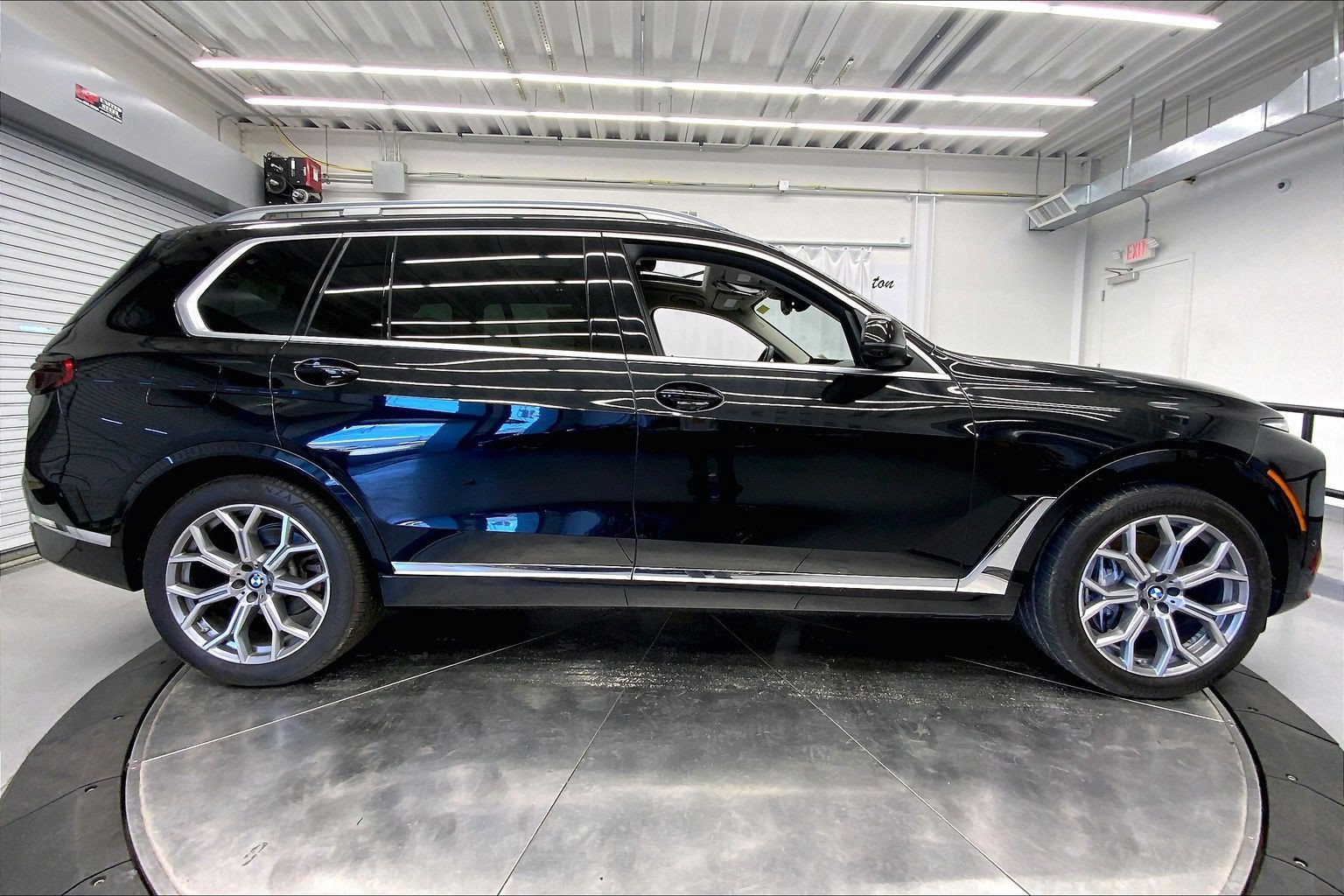 Used 2024 BMW X7 xDrive40i w/ Executive Package AWD/4WD image 8