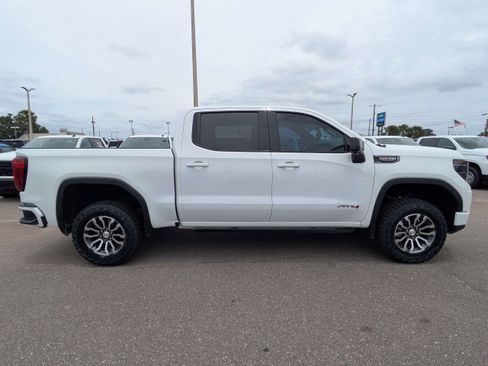 Used 2022 GMC Sierra 1500 AT4 w/ AT4 Premium Package AWD/4WD image 2