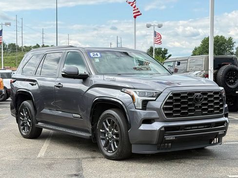 Used 2024 Toyota Sequoia Platinum AWD/4WD image 30