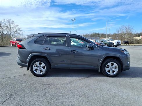 Used 2020 Toyota RAV4 XLE image 15