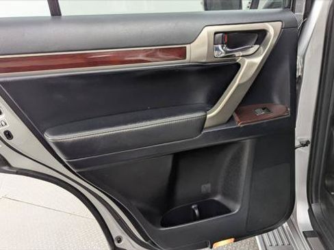 Used 2018 Lexus GX 460 Premium w/ Premium Package AWD/4WD image 16