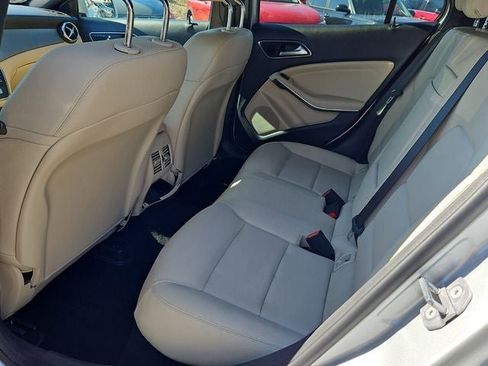 Used 2019 Mercedes-Benz GLA 250 image 16