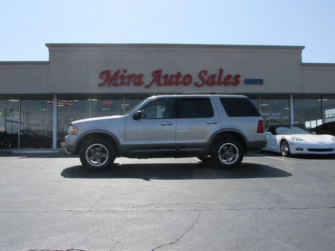 Used 2004 Ford Explorer Sport XLT image 3