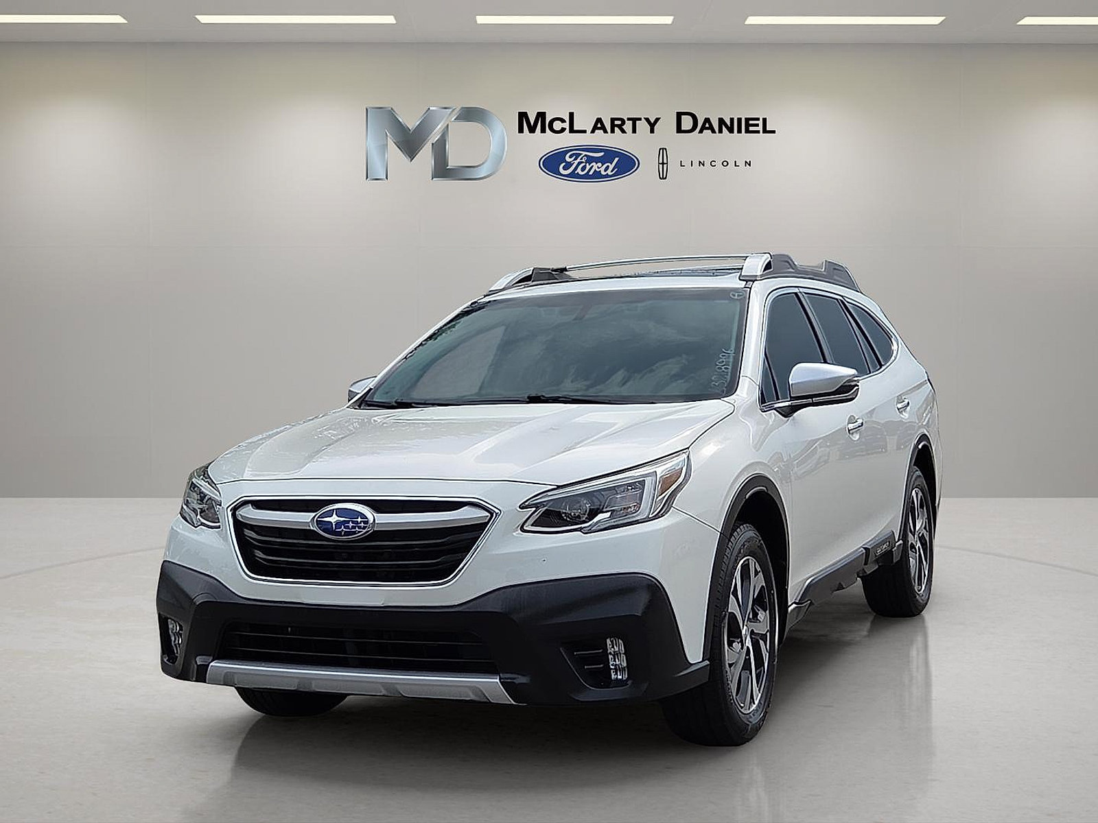 Used 2020 Subaru Outback Touring AWD/4WD image 2