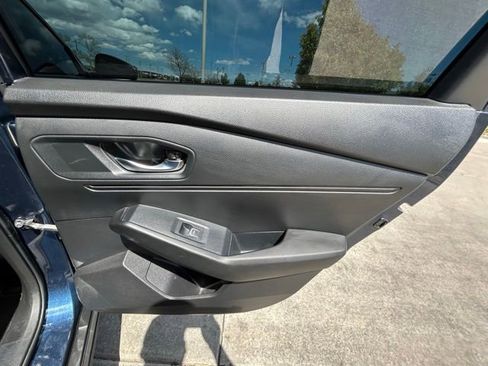 Used 2023 Honda Accord EX image 32