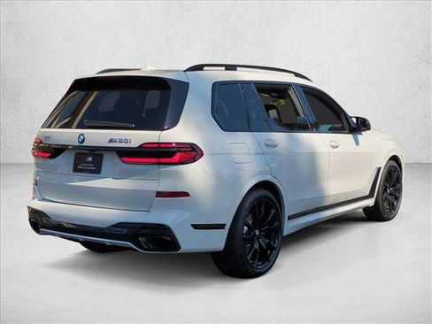 New 2026 BMW X7 M60i image 5