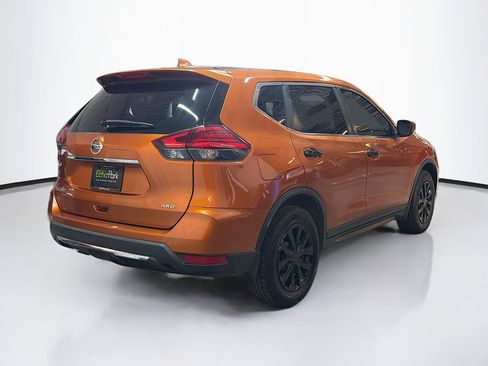Used 2017 Nissan Rogue S AWD/4WD image 9